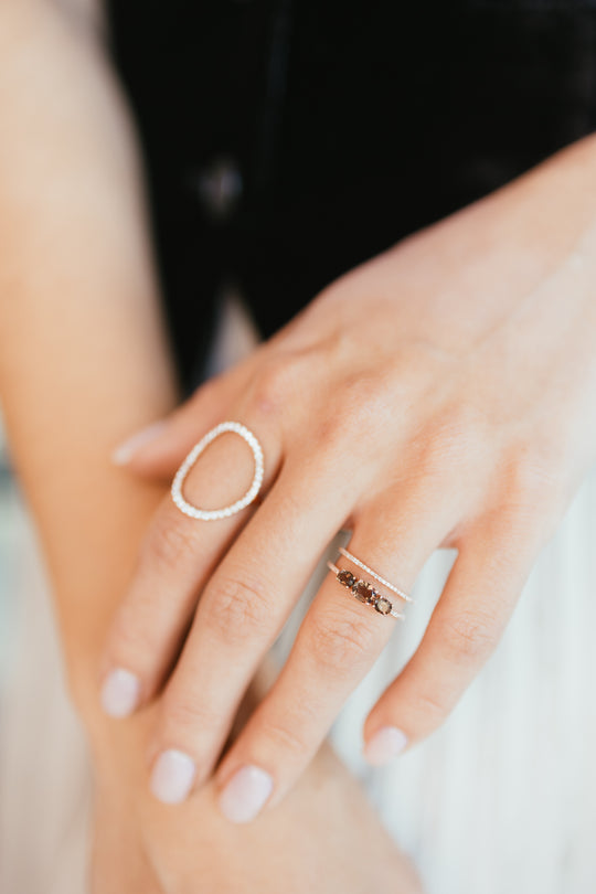 Anillo doble de cuarzos ahumados y diamantes de oro 18k