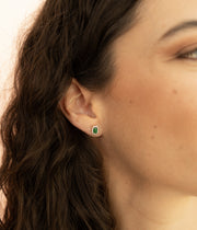 Aretes esmeralda EC 0.6ct total  con halo de diamantes naturales 14k