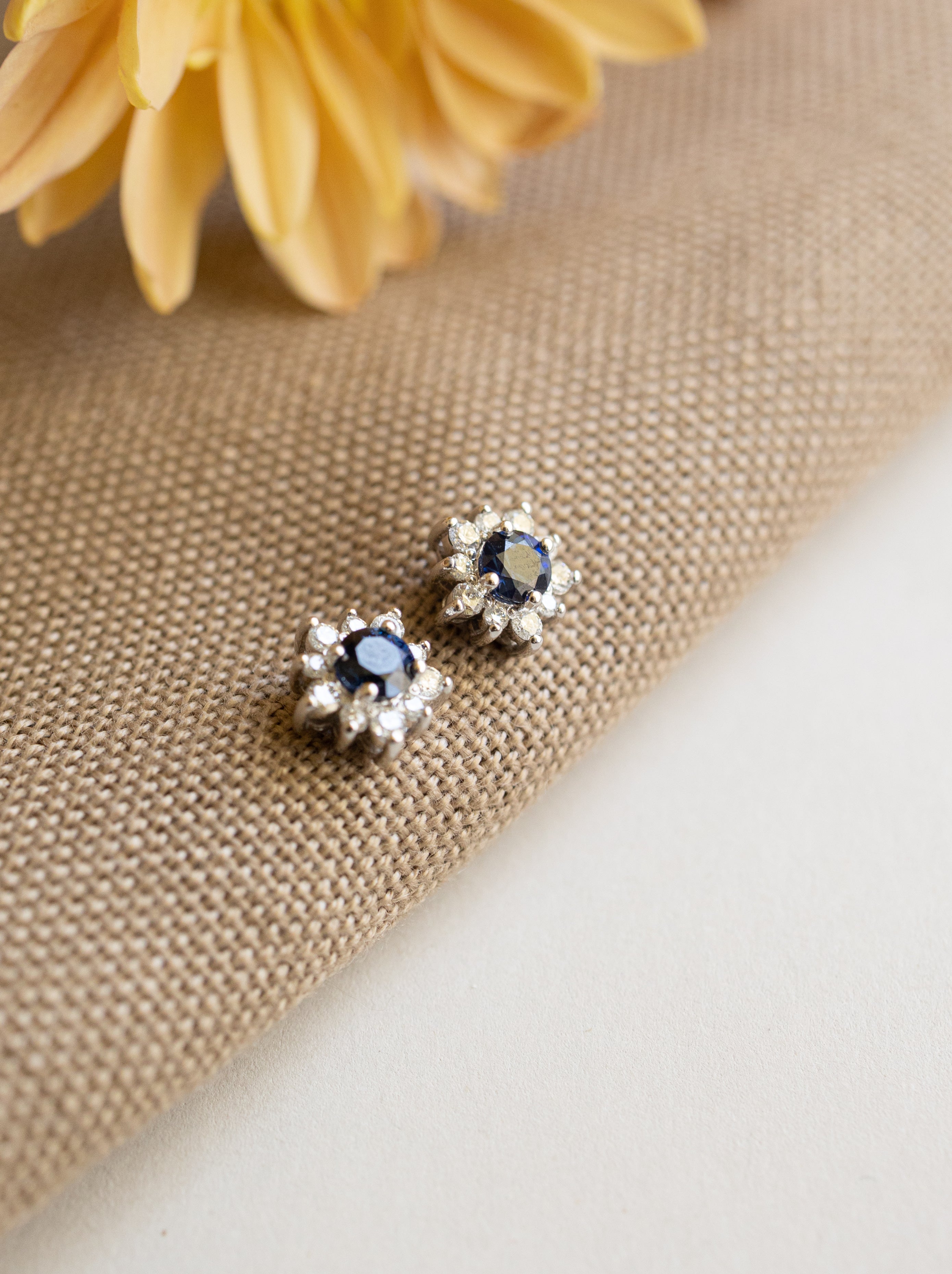 Aretes Volos Zafiros azules con Diamantes