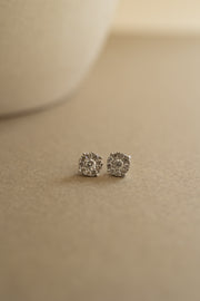 Aretes cluster de diamantes con uñas 14k
