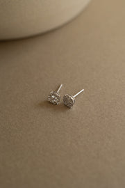 Aretes cluster de diamantes con uñas 14k
