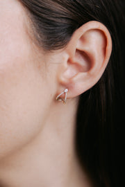 Arracadas U una linea diamantes 14k