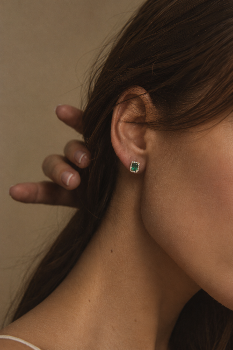 Aretes esmeralda EC 1ct total con halo de diamantes 0.2ct 14k