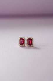 Aretes Rubí EC 1.8ct con halo de diamantes 14k