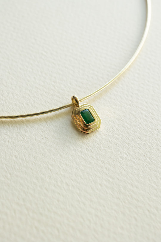 Omega con dije esmeralda EC 0.5ct 14k