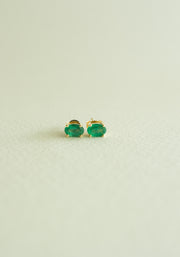 Aretes 4 uñas Esmeralda OV 0.9ct 14k
