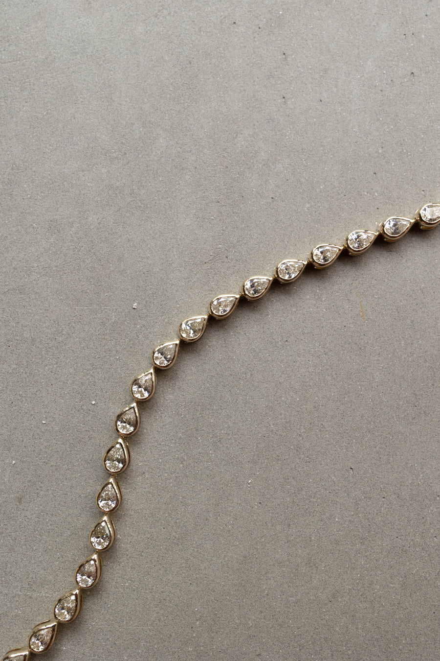 Pulsera Capri | Pulsera tennis diamantes Pear Shape 2.1ct Bisel 14k