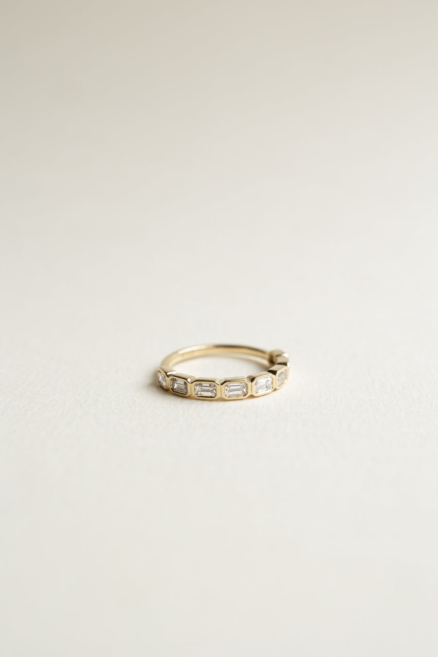 Churumbela Vienna | anillo diamantes EC 0.77ct con bisel 14k