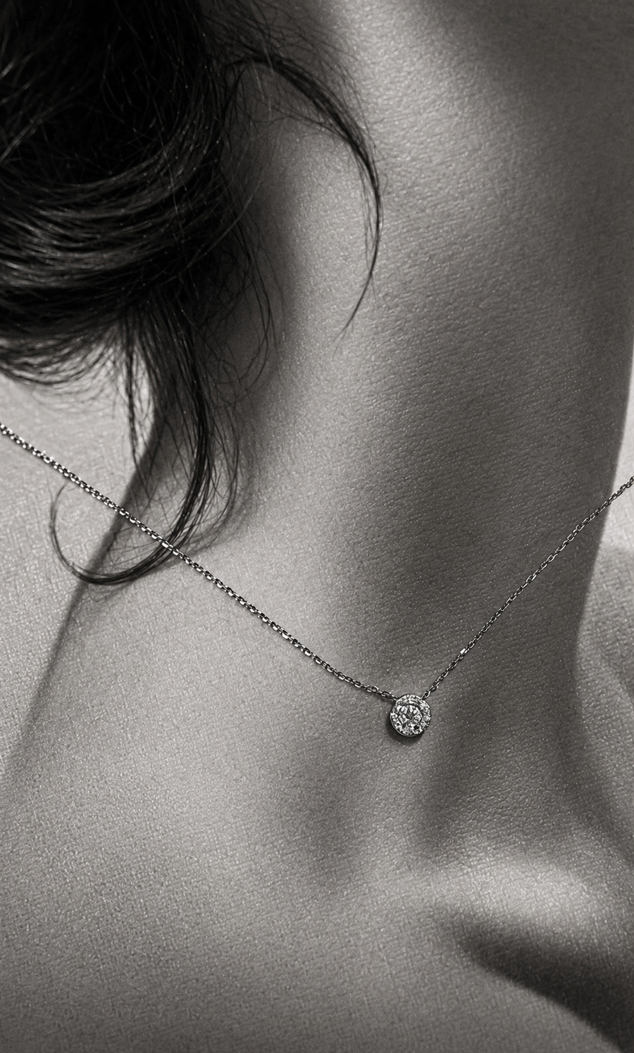 Dije cluster diamantes c/ cadena oro blanco 14k
