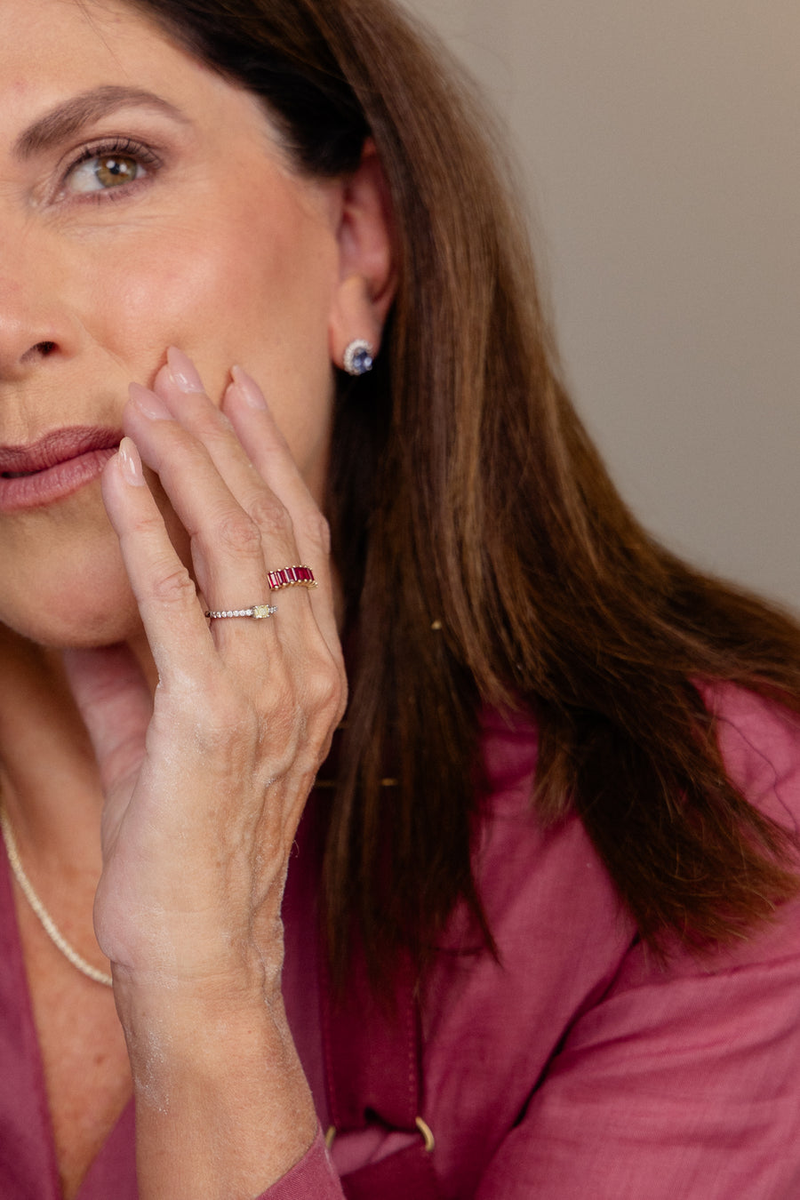 Aretes kate 2ct zafiro azul 0.5ct diamantes 14k