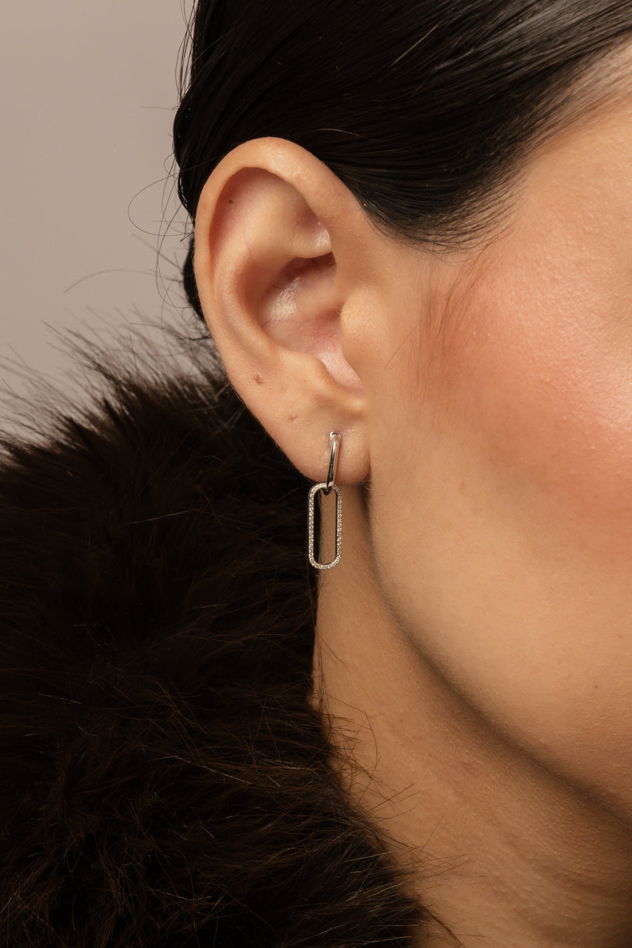 Aretes paperclip quita-pon diamantes 0.14ct 14k en blanco