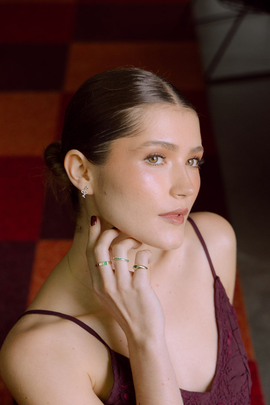 Aretes serpiente diamante y esmeralda 14k