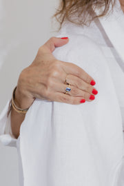 Anillo bisel zafiro azul 1.75ct 14k