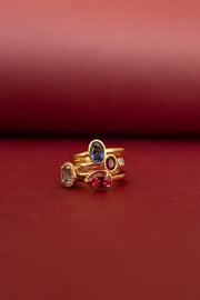 Anillo zafiro azul OV 0.7ct bisel 14k