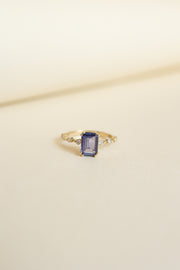 Anillo tanzanita EC 1.5ct con diamantes laterales .1ct 14k