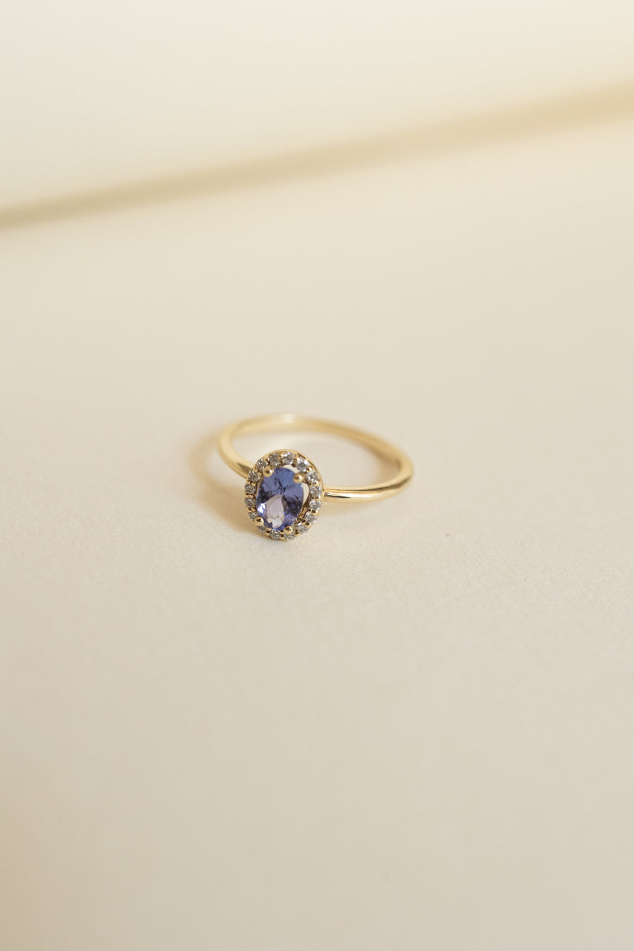 Anillo kate tanzanita c/diamantes 14k
