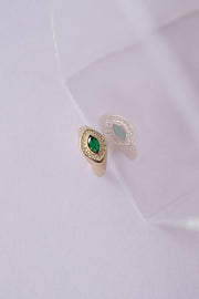Pinky ring esmeralda MQ con halo de diamantes 14k