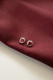 Aretes Spinel rojo CU 0.6ct con halo de diamantes 0.12ct 14K