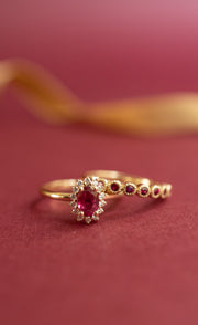 Anillo Kate Rubí OV 0.4ct con halo de diamantes 0.1ct 14k