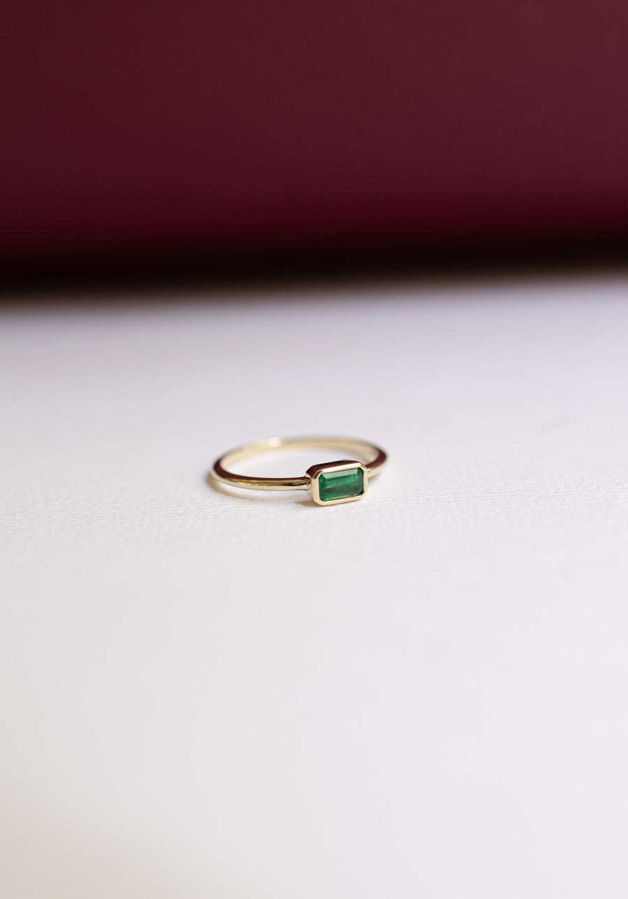 Anillo esmeralda bisel EC 0.3ct 14k