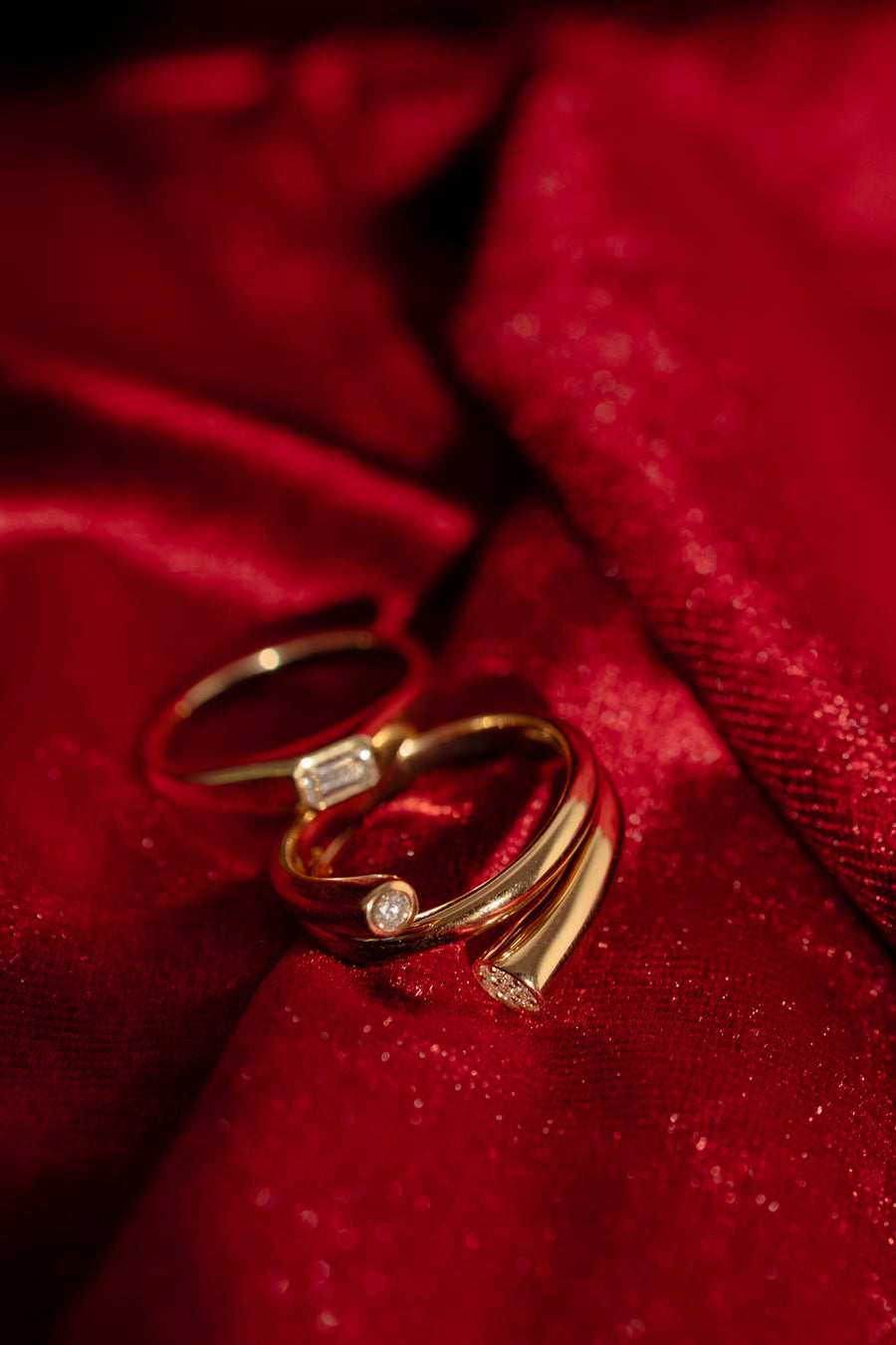 Anillo tubular 3 lineas de diamantes oro amarillo 18k talla 7