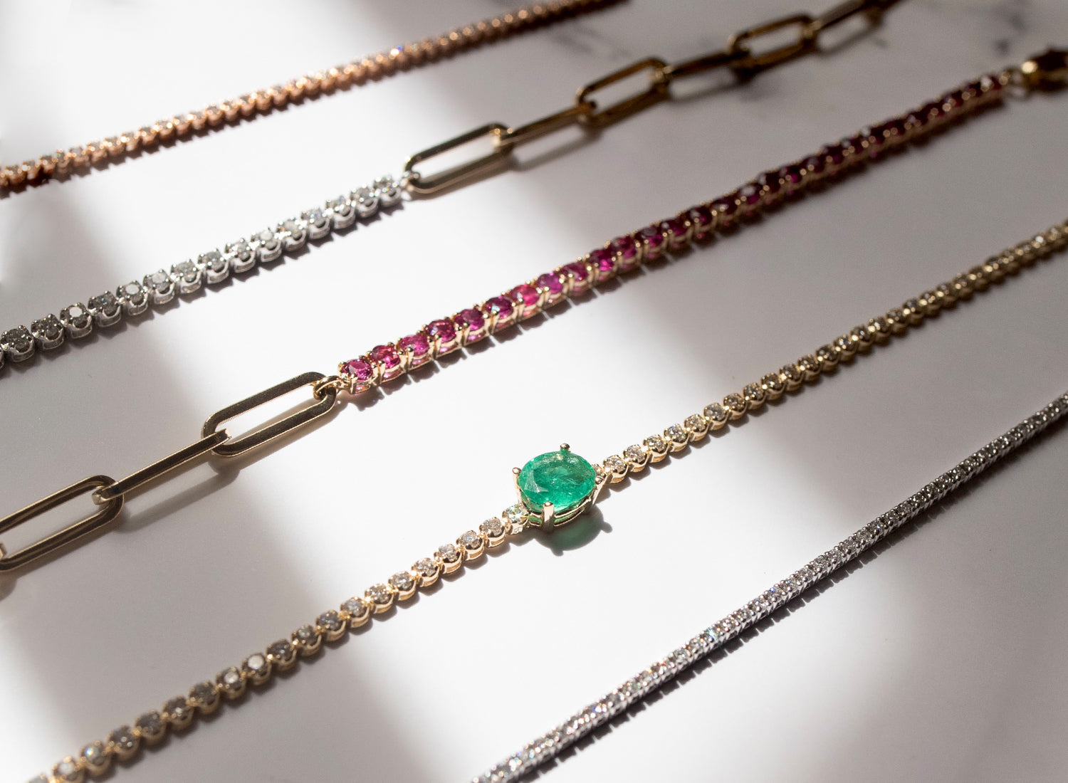 Brazalete paperclip y gemas 14k